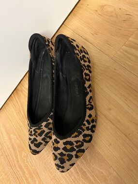 Anne Klein Leopard Print Pointed Toe Flats - Black & Tan